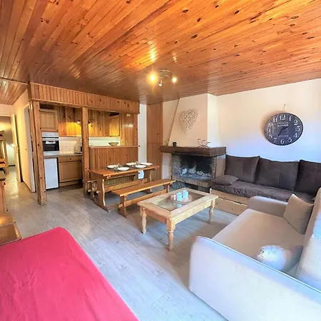 Confortable Au Centre De Méribel, Proche Pistes Et Commerces, Parfait Pour 4 Personnes - Fr-1-180-4